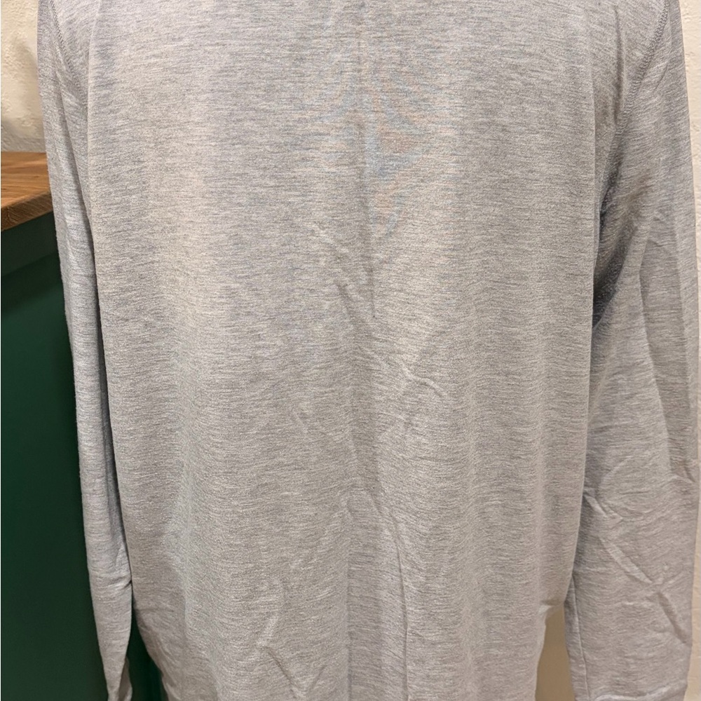 C. Wonder Women’s Light Gray Sweater with embroidered’Ooh La La’ Red Script - Picture 3 of 6